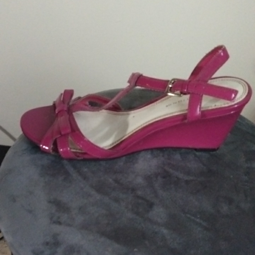 Sandals - Picture 2 of 3